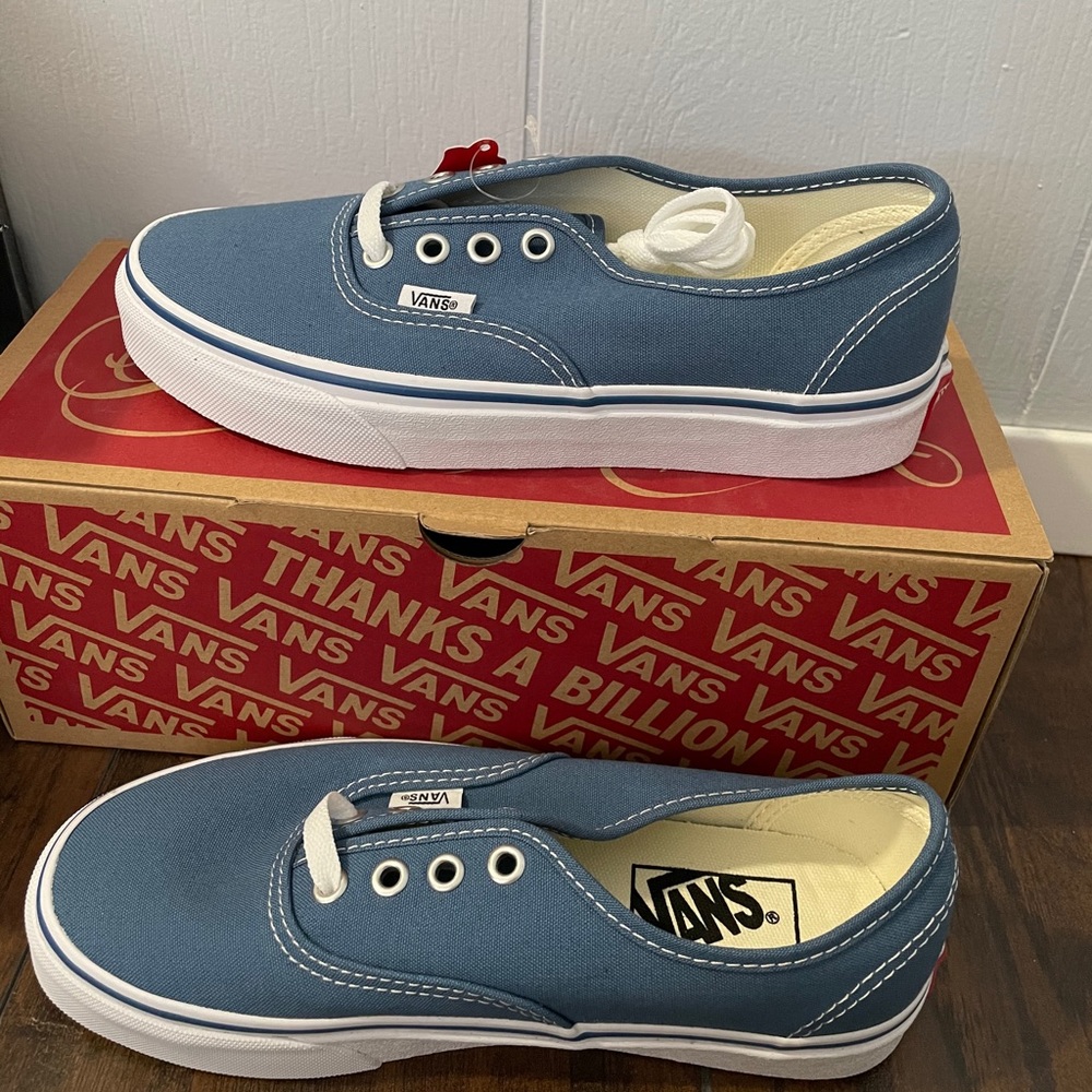 Vans Authentic in Navy Special Edition